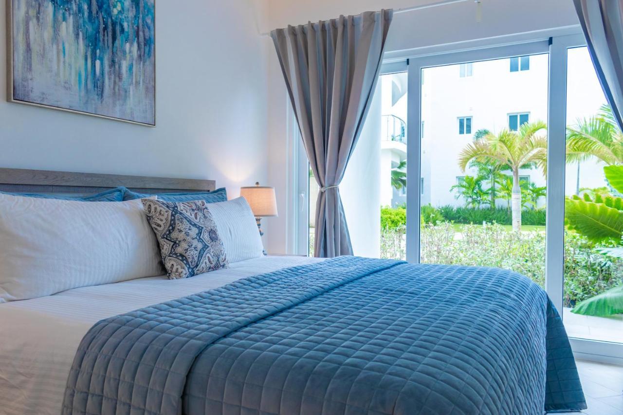 Family Getaway Apartment - Right On The Beach Пунта Кана Екстериор снимка