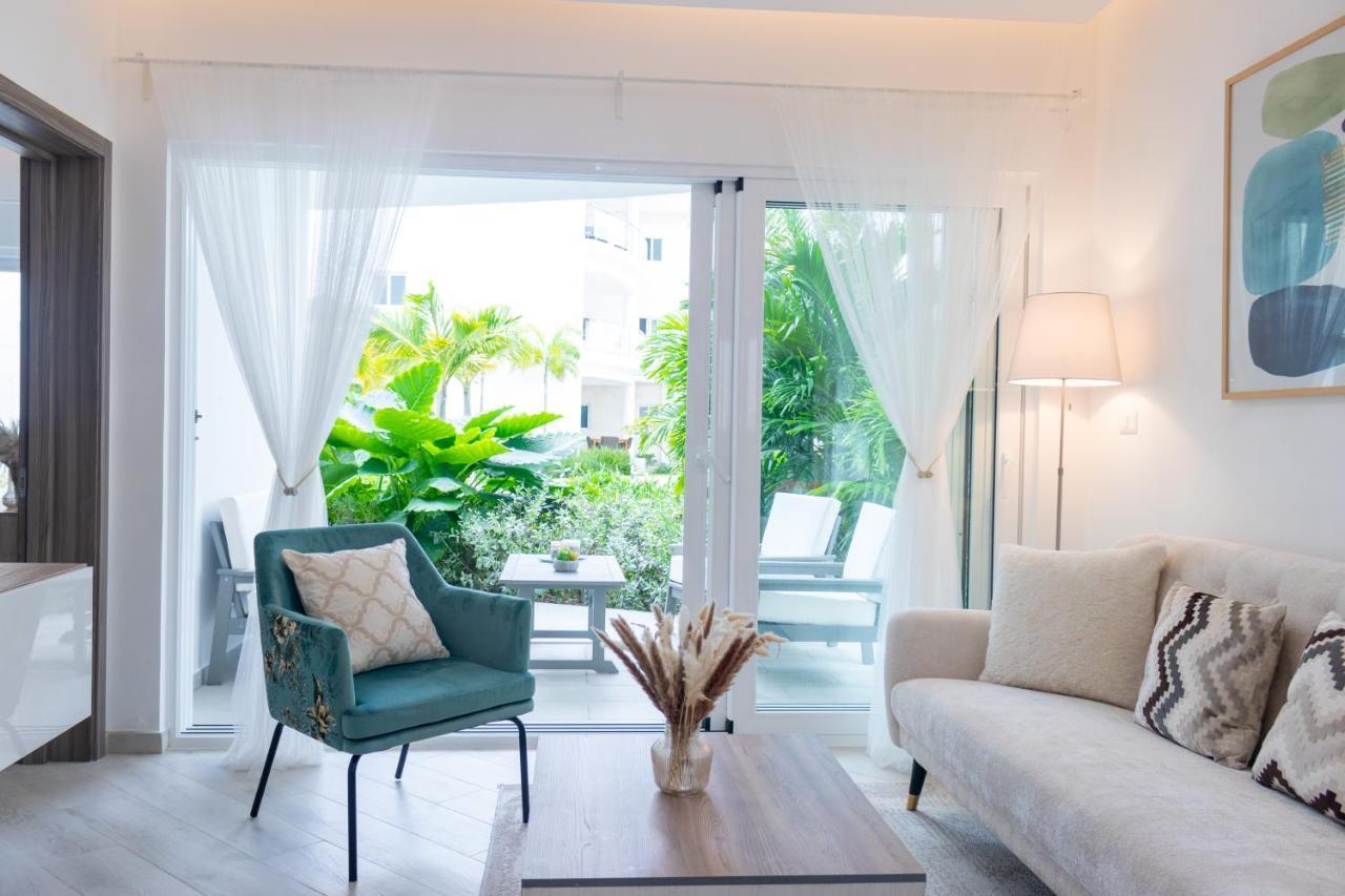 Family Getaway Apartment - Right On The Beach Пунта Кана Екстериор снимка