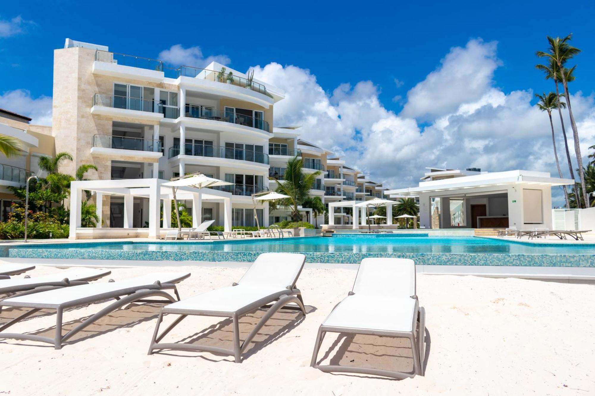 Family Getaway Apartment - Right On The Beach Пунта Кана Екстериор снимка